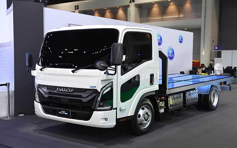 ISUZU Memperkenalkan dua Truk Listrik Baru ISUZU ELF EV & ELF Mobile EV di Indonesia