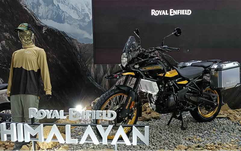 Royal-enfield-Himalayan-at-GIIAS2024-autoini