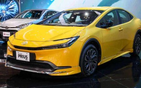 Toyota has officially announced the price and specifications of the All-New Prius HEV in Indonesia.
