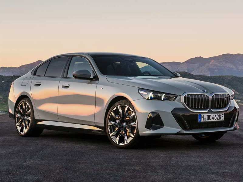 The BMW 5 Series Sedan kendaraan mewah premium di Indonesia