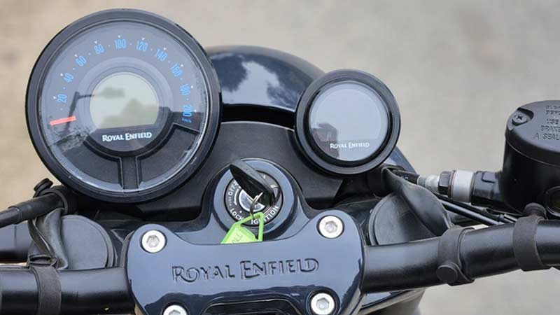 instrument cluster on a Royal Enfield Shotgun 650