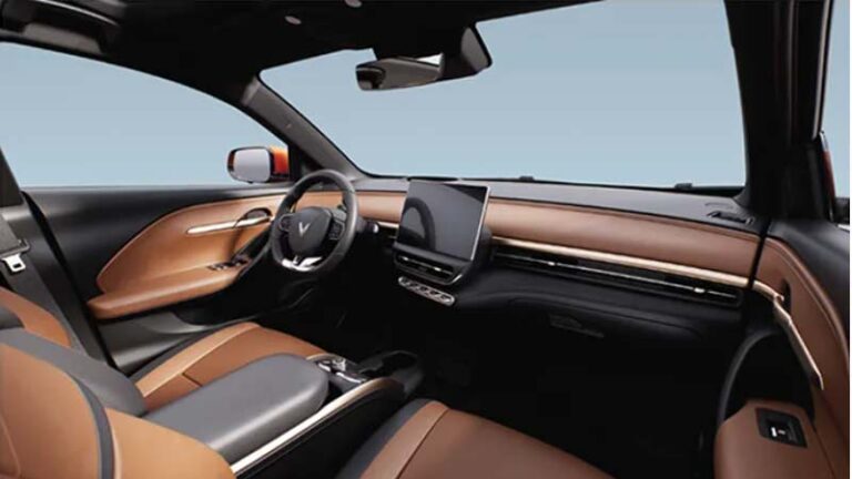 Vinfast VF6 interior -autoini