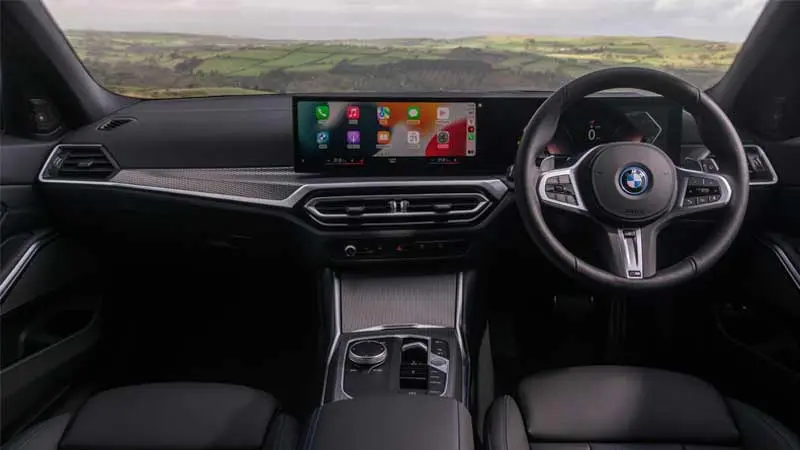 BMW-330i-Touring-M-Sport-Interior-Indonesia-autoini