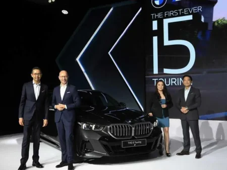 BMW Introduces i5 Touring e-Wagon in Indonesia.