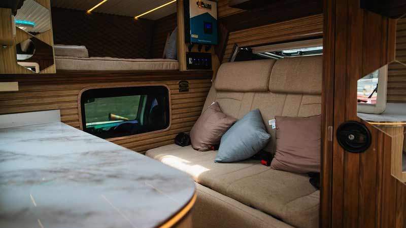 Toyota Hilux Rangga Camper untuk luar ruangan autoini Indonesia