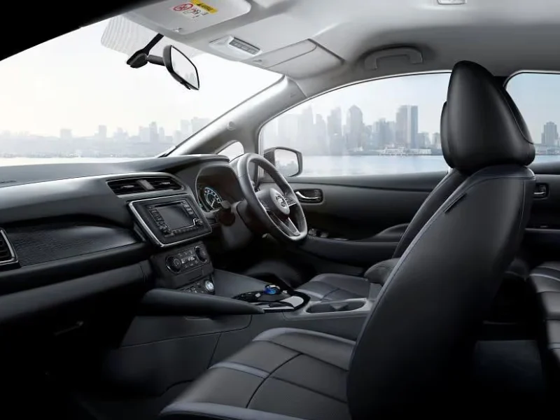  Nissan-leaf-Interior-Indonesia-autoini