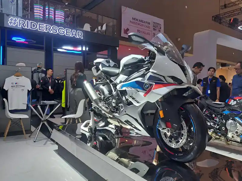 BMW S 1000 RR IIMS 2025 Indonesia - autoini