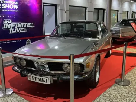 Classic BMW E9 Showcased at IIMS 2025 Indonesia - autoini