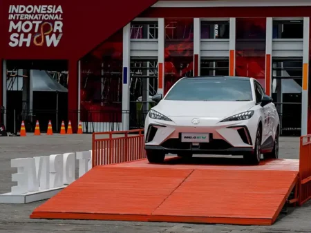 MG Motor Marks One Year of MG 4 EV Production at IIMS 2025 Indonesia - autoini
