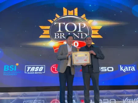 Mitsubishi Fuso Wins Top Brand Award 2025 Indonesia - autoini