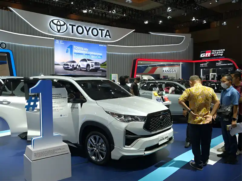 Toyota Records 2,728 SPK at IIMS 2025 Indonesia - autoini