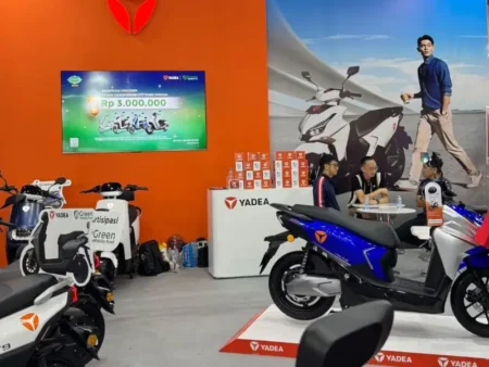 Yadea Unveils New Campaign at Jakarta Lebaran Fair 2025 Indonesia - autoini
