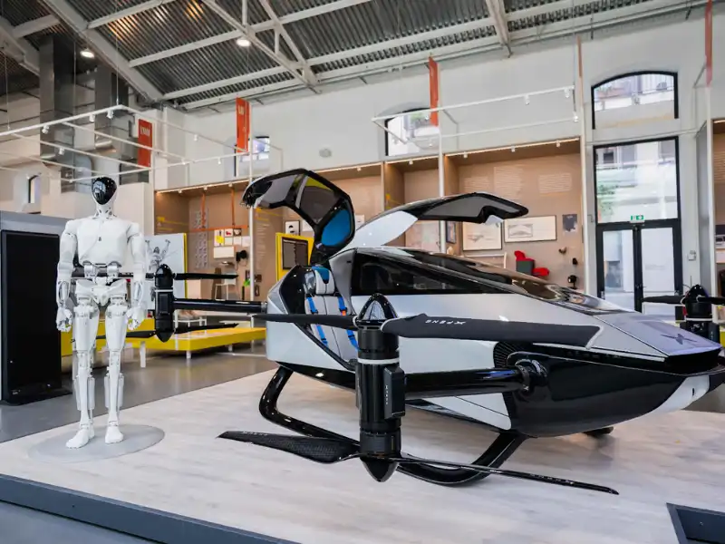 Mobil Terbang China Akan Diluncurkan Tahun Depan dengan 4.000 Pesanan Sudah Dilakukan China’s Flying Car Set to Launch Next Year with 4,000 Orders Already Placed Indonesia - autoini