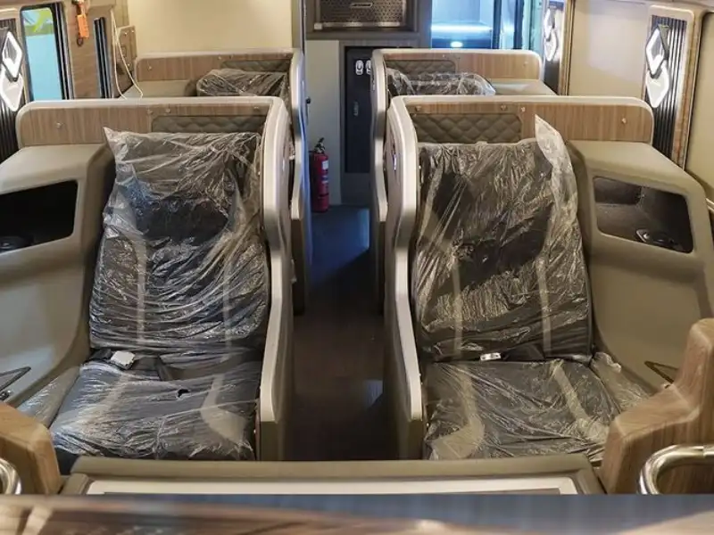 Interior Bus Mewah Tingkat Baru Indonesia-autoini