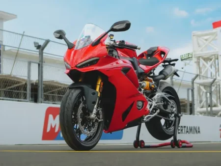 Ducati Panigale V2 S officially launched in Mandalika, Indonesia - autoini