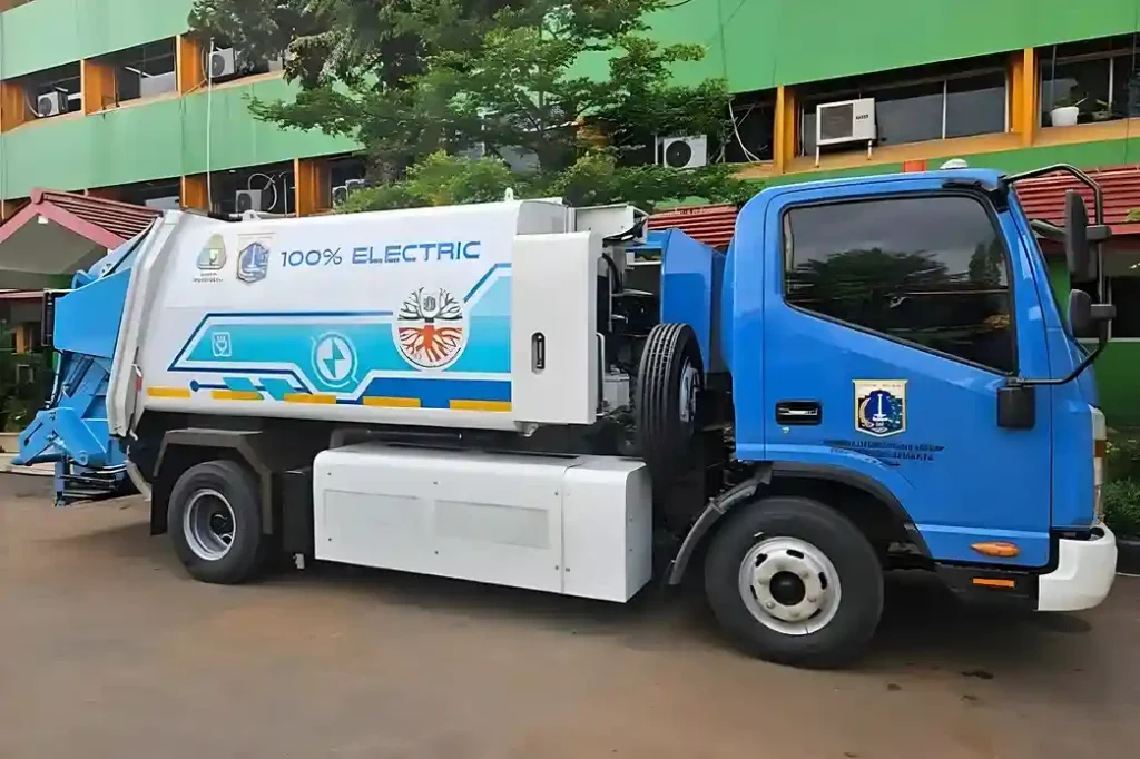 MABI Motors Kirim Truk Sampah Pemadat ke Jakarta DLH MABI Motors Delivers Compactor Garbage Truck to Jakarta DLH - autoini