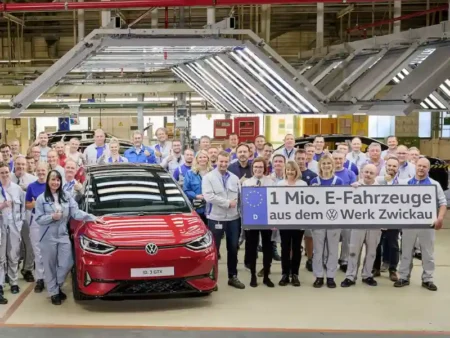 Volkswagen celebrates the production of its 1 millionth electric vehicle at the Zwickau plant - autoini