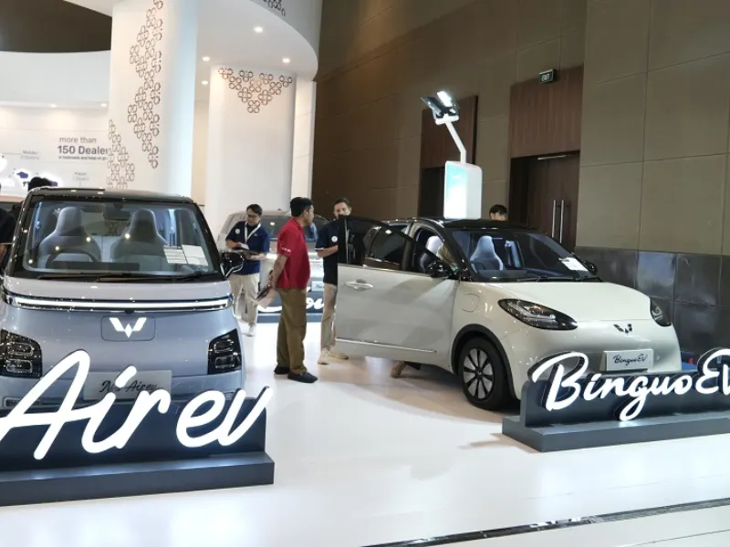 Wuling Air EV and Binguo EV electric cars showcased at PEVS 2025 in Jakarta - autoini