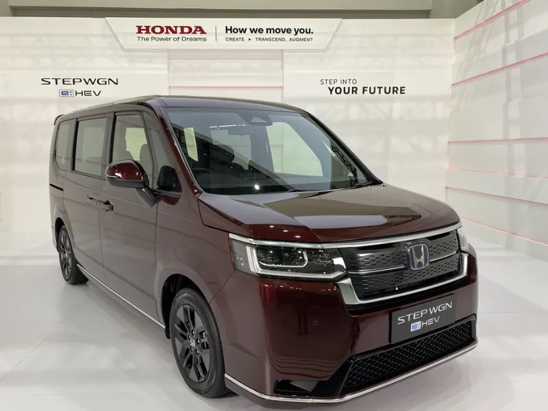 Honda StepWGN hybrid launched at GIIAS 2025 in Indonesia - autoini