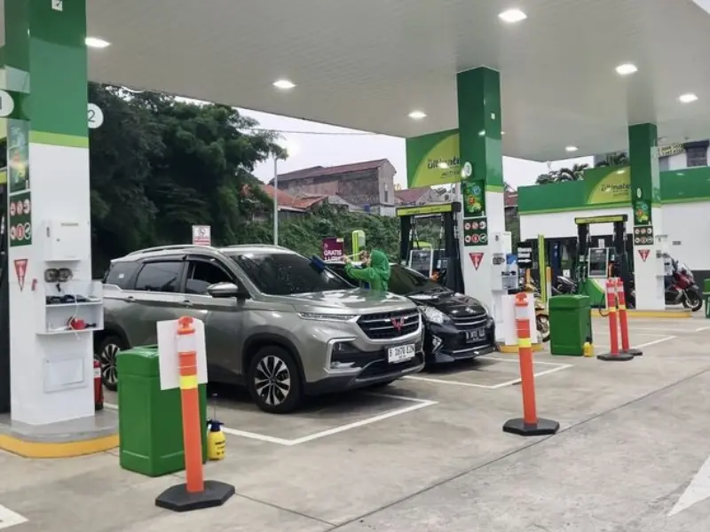 June 2025 fuel price drop in Indonesia at Pertamina, Shell, Vivo, and BP SPBU - autoini